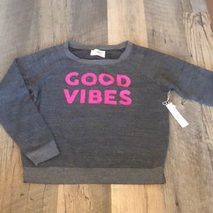 NWT « good vibes » graphic sweater